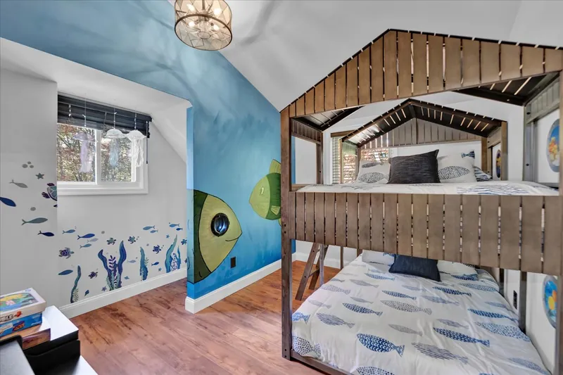 Everyone loves the fish bedroom! Dive into the fun with our charming fishing theme - it's sure to create unforgettable memories!