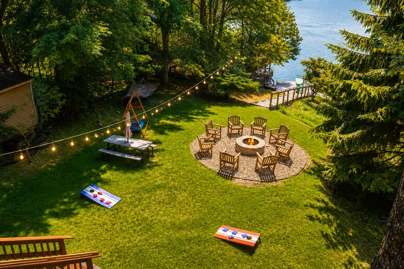 Spend your days playing lawn games, relaxing by the fire, or heading down to the lake.